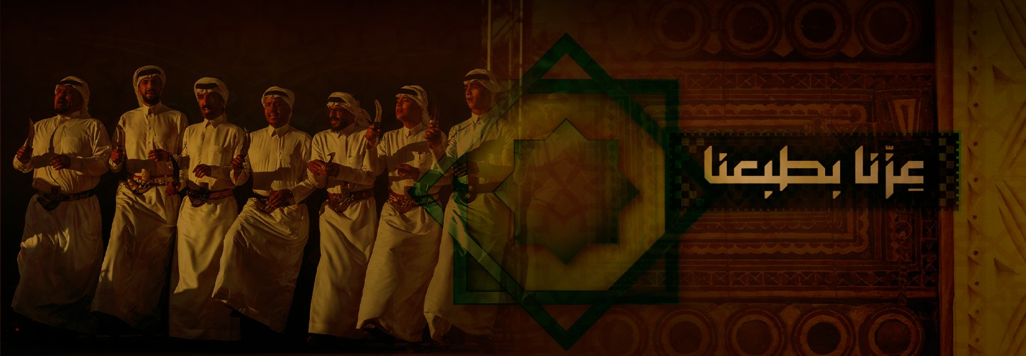 قطيع من الإبل في الصحراء وقت الغروب